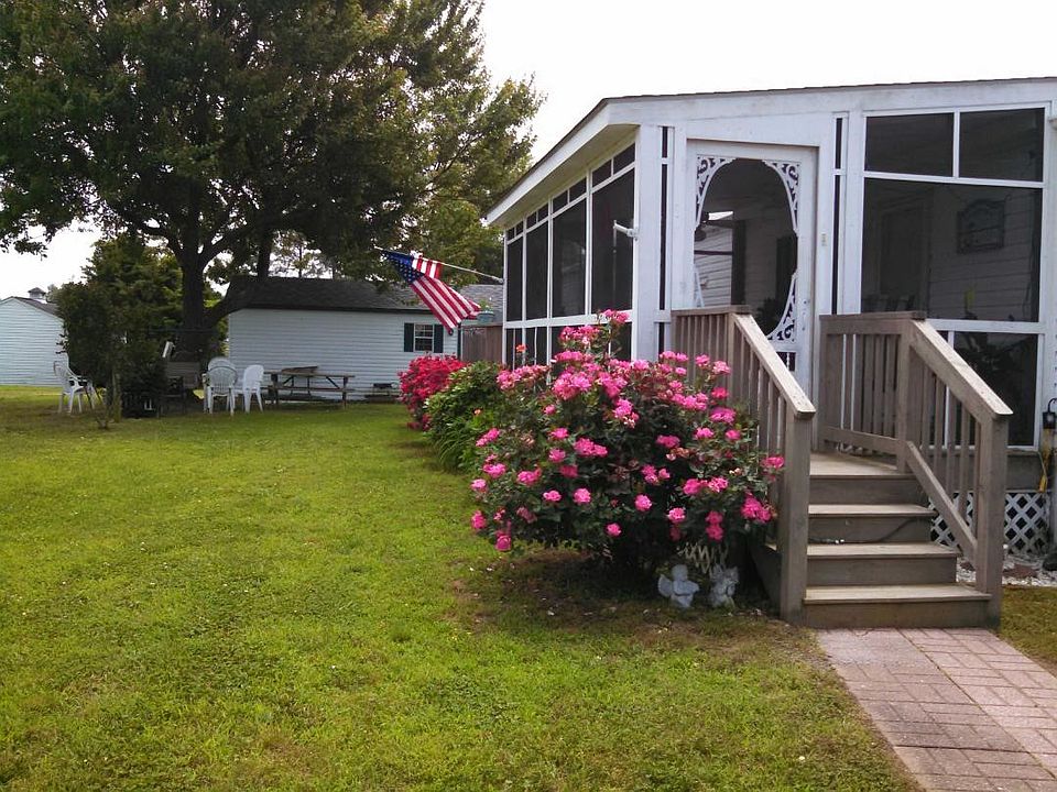2nd image of 160 Mae Ln