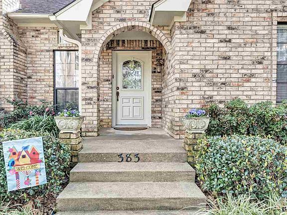 4th image of 383 Royal Cir