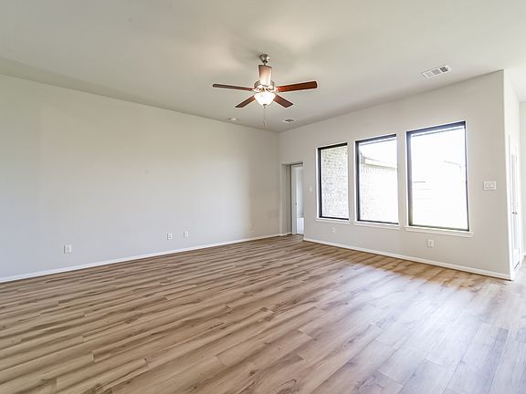 4th image of 2615 Bayrose Dr