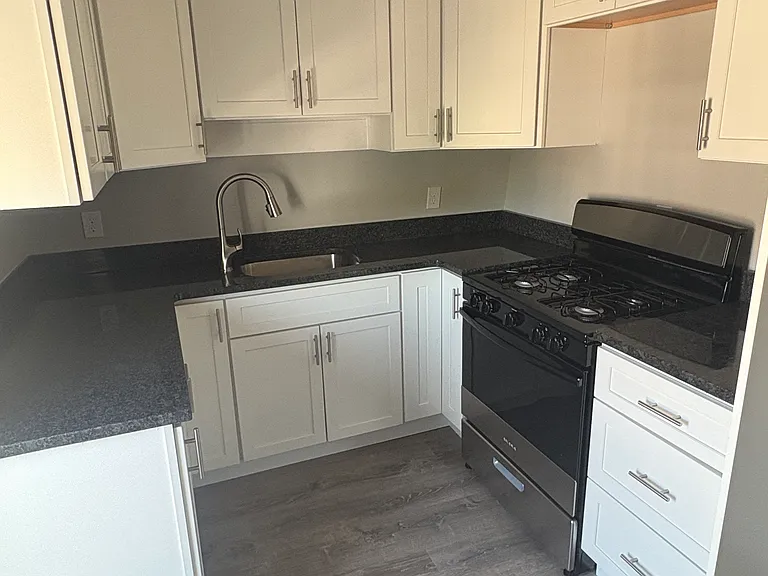46 Linden St #3 — Photo 12