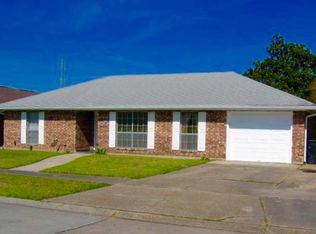 609 Walker Dr, Houma, LA 70364