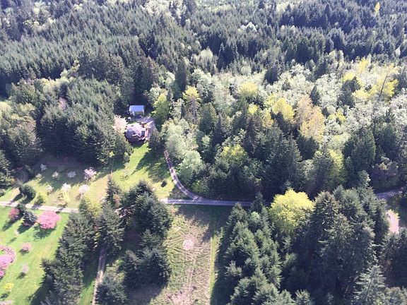 2nd image of 742 Edgewood Ln