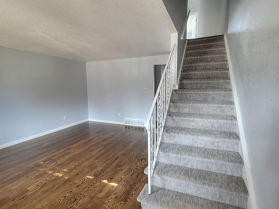1st image of 3514 S Hillcrest Dr #3