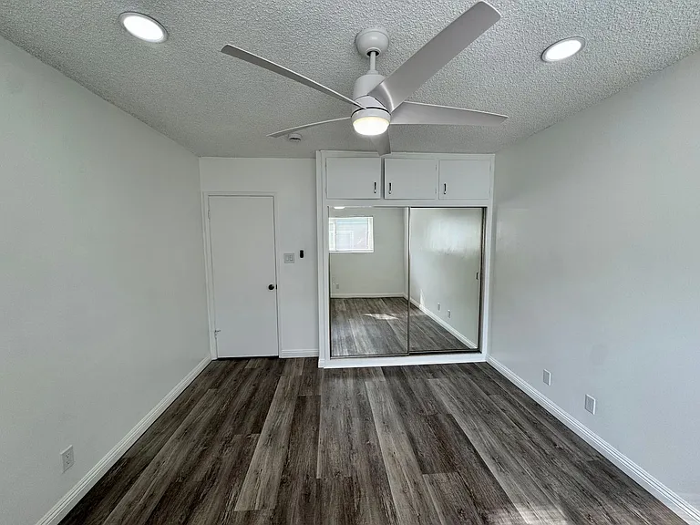 1027 Roswell Ave #4 — Photo 20