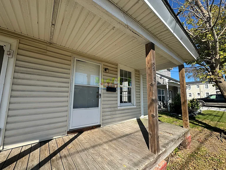 425 Wellons St — Photo 2