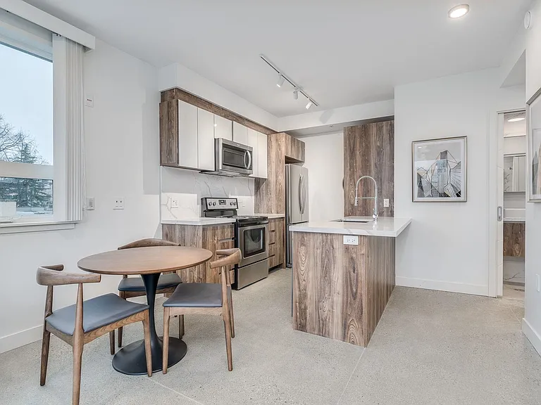 1170 Barclay St #304 — Photo 11