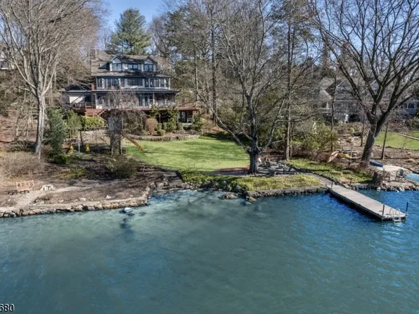 65 Lake Dr, Mountain Lakes Boro, NJ 07046