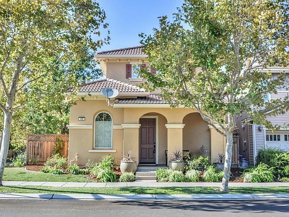 2nd image of 499 W Las Brisas Dr