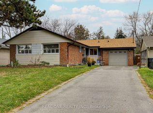 26 Elvaston Dr, Toronto, ON M4A 1M9