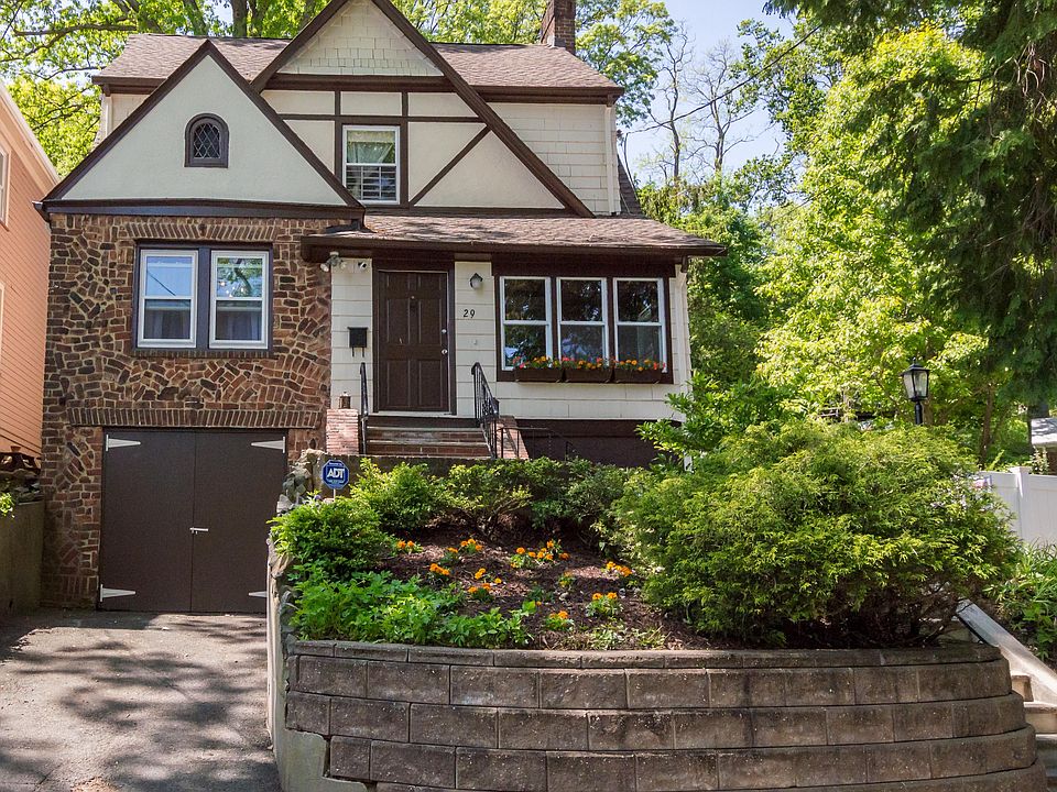 1st image of 29 Lowell Ave