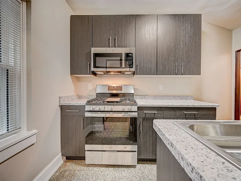 3124 W National Ave — Photo 4