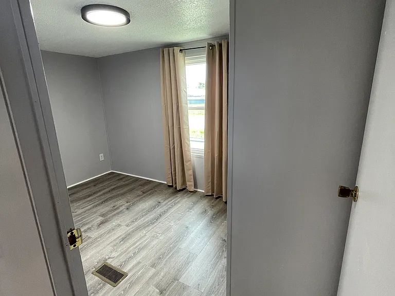 740 N Grady Ave — Photo 13