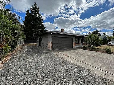 2nd image of 530 SE 12th Ave