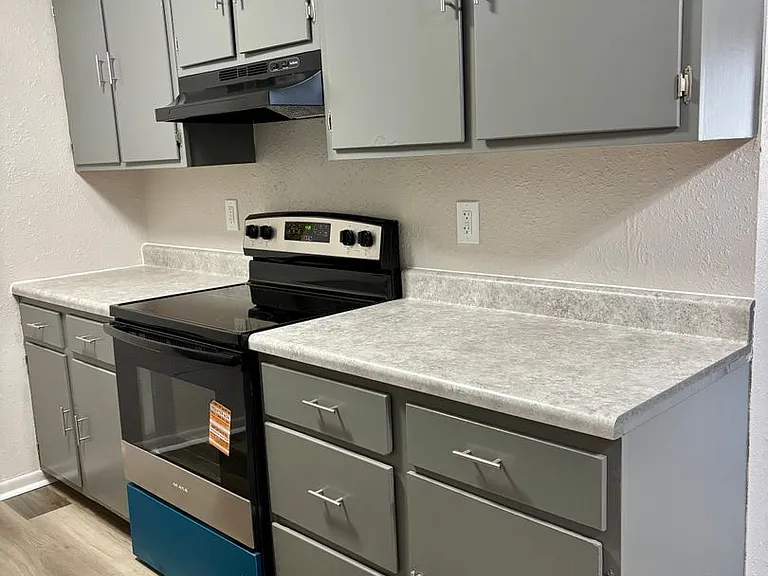 Cedar Crest Apartments — Photo 15