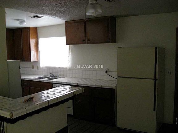 5th image of 3999 Karen Ave