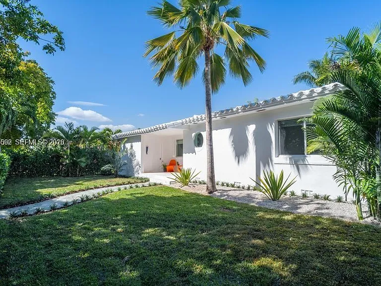 1123 Bay Dr — Photo 43