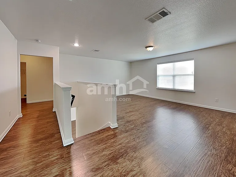 920 Summer Stream Rd — Photo 9
