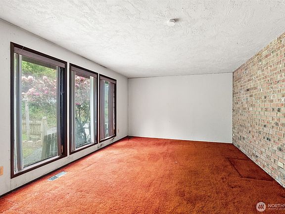 4th image of 626 Ostman Road