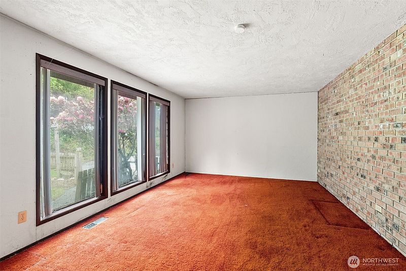 4th image of 626 Ostman Road