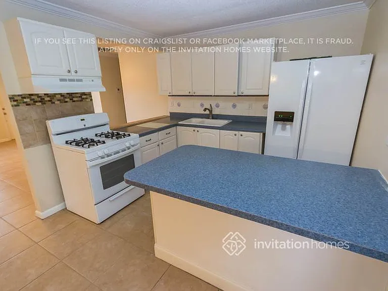 4870 Poseidon Pl — Photo 4