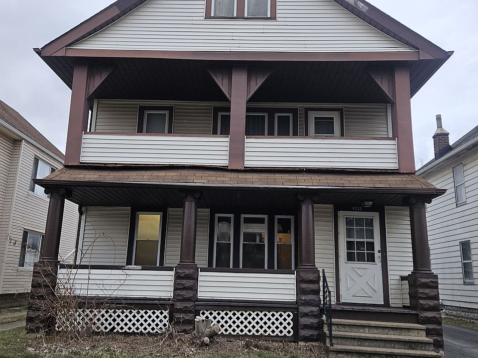 Covered front porch!