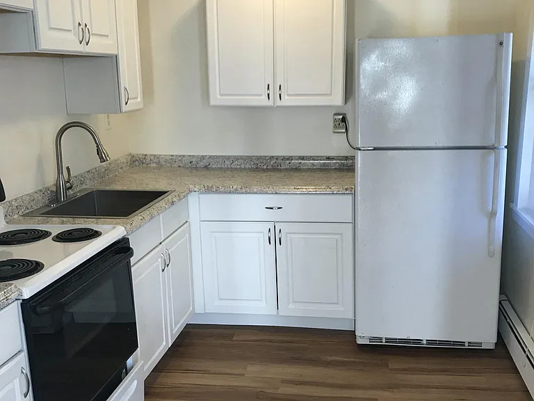 3 Academy St #B — Photo 6
