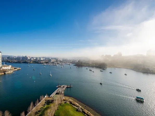 1560 Homer Mews #1703, Vancouver, BC V6Z 0A5