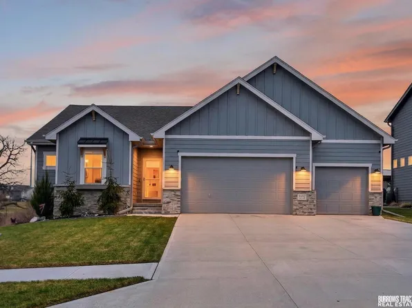 9613 S 183rd Ave, Omaha, NE 68136