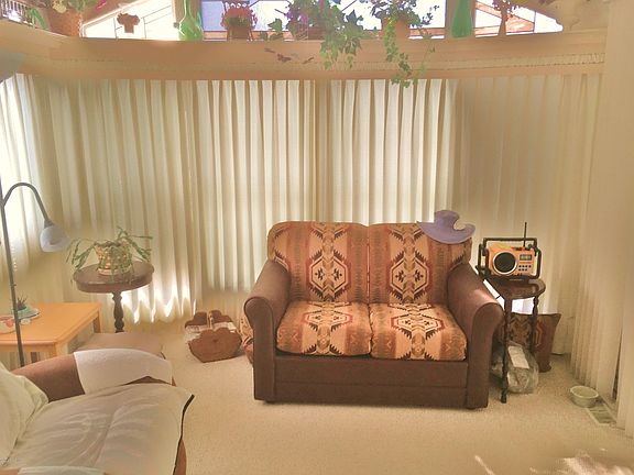 4th image of 925 N Ponderosa Pine Dr