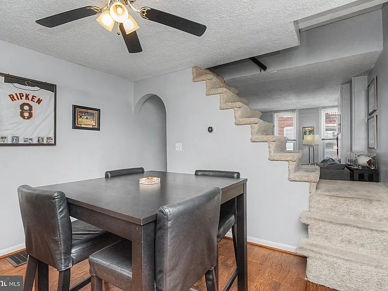 1303 Clarkson St — Photo 9