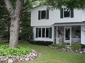 3rd image of 323 Lakeview Ave
