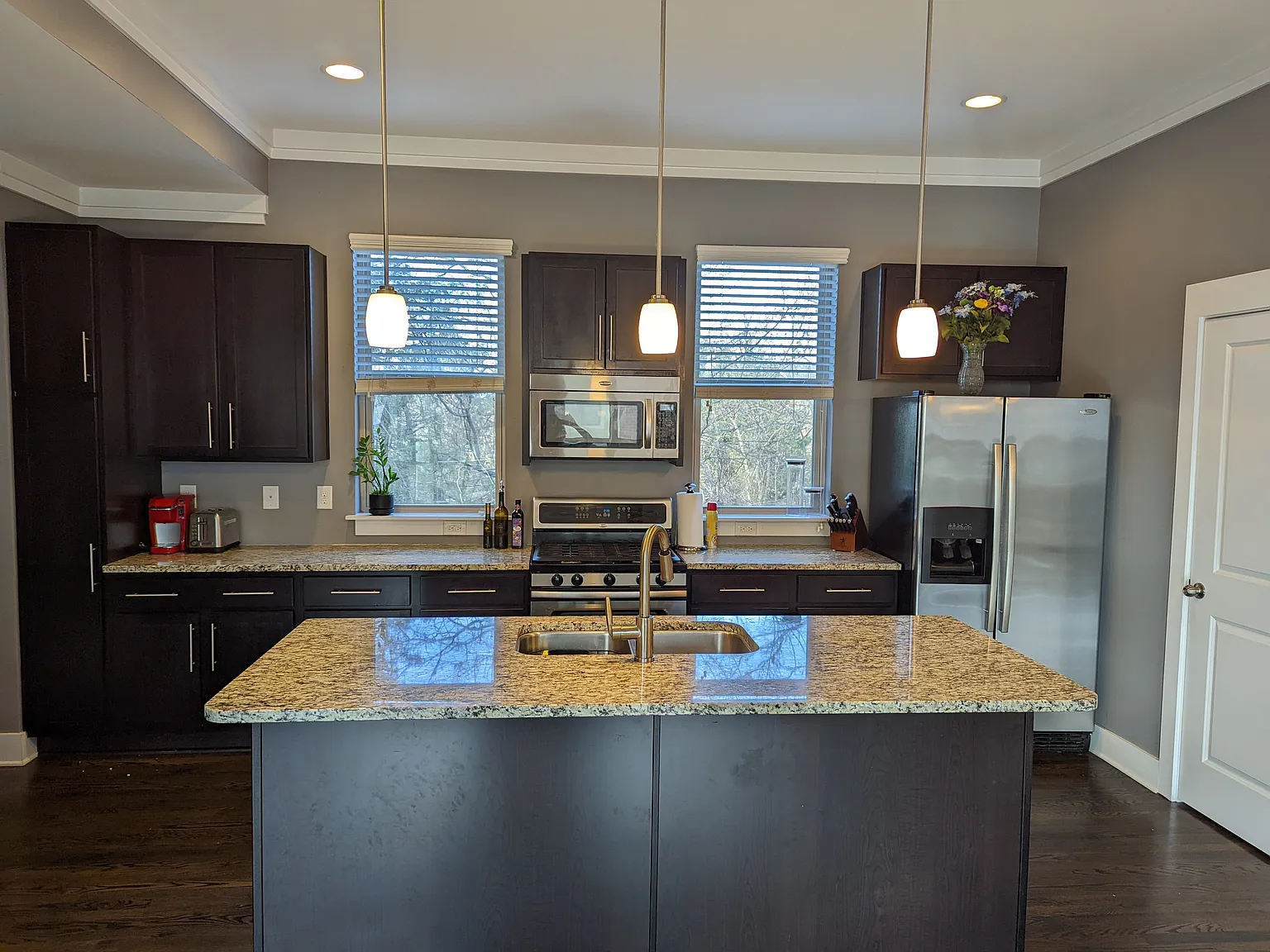 2 bed, 2.5 bath, 1675 sqft, $2,500 — Photo 2