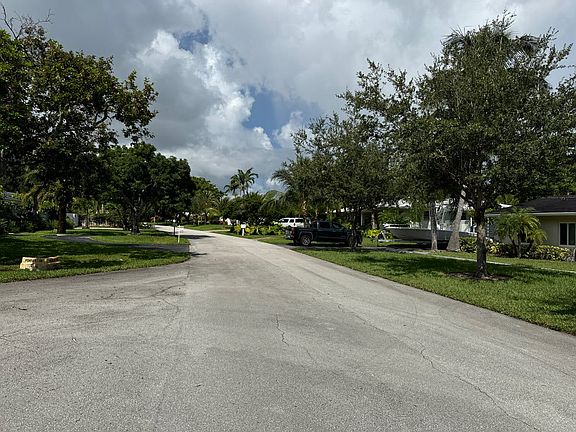 4th image of 6500 Mahi Dr