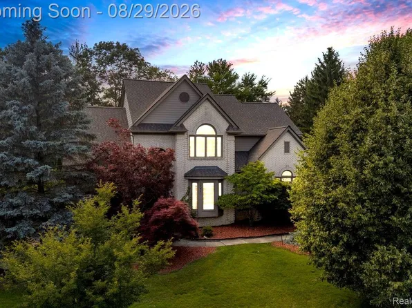 1781 Westridge Dr, Rochester Hills, MI 48306