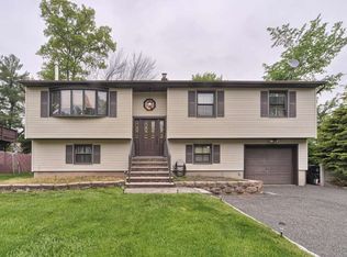 8 Farview Ave, Cedar Knolls, NJ 07927