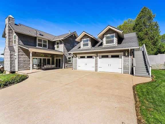 4th image of 1679 NE Terrace Dr