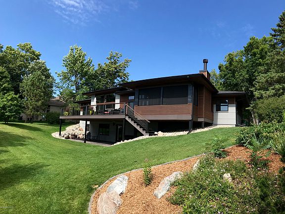 4th image of 1670 E Shore Dr