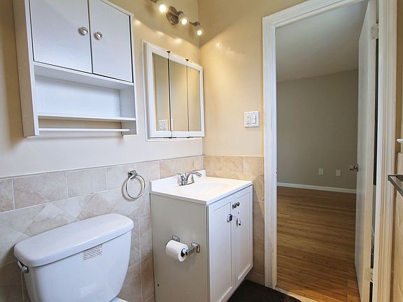 5th image of 617 Renz St