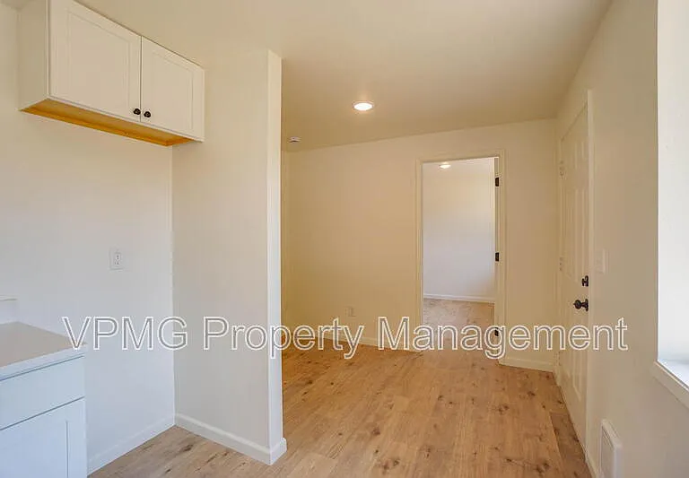 10412 NE 71st St — Photo 11