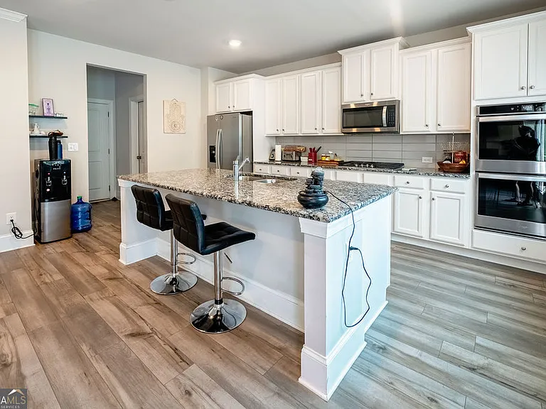 123 Vivian Ln — Photo 4