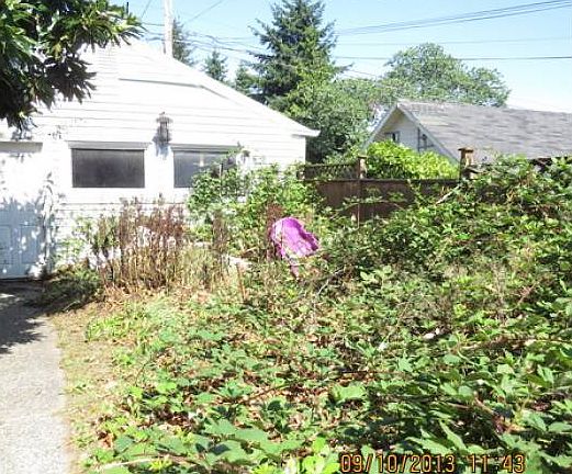 3rd image of 311 S Division Ln