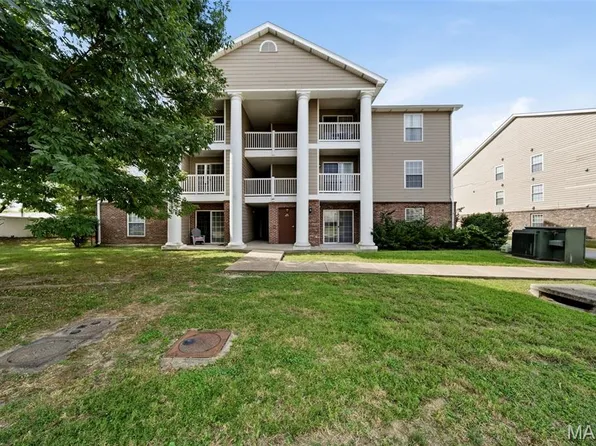 660 Materdie Ln APT 104, Florissant, MO 63031