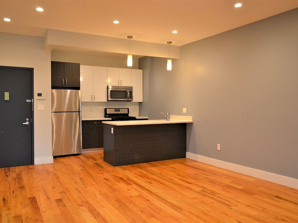 1st image of 316 Hawthorne St APT 3B