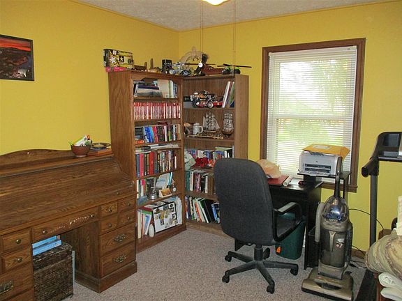 3rd image of 1595 Catalpa Dr