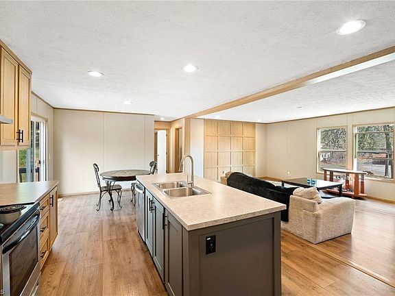 3rd image of 848 Wafford Rd