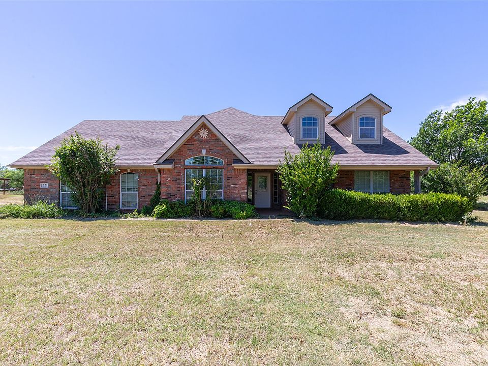 1st image of 221 Codybug Rd