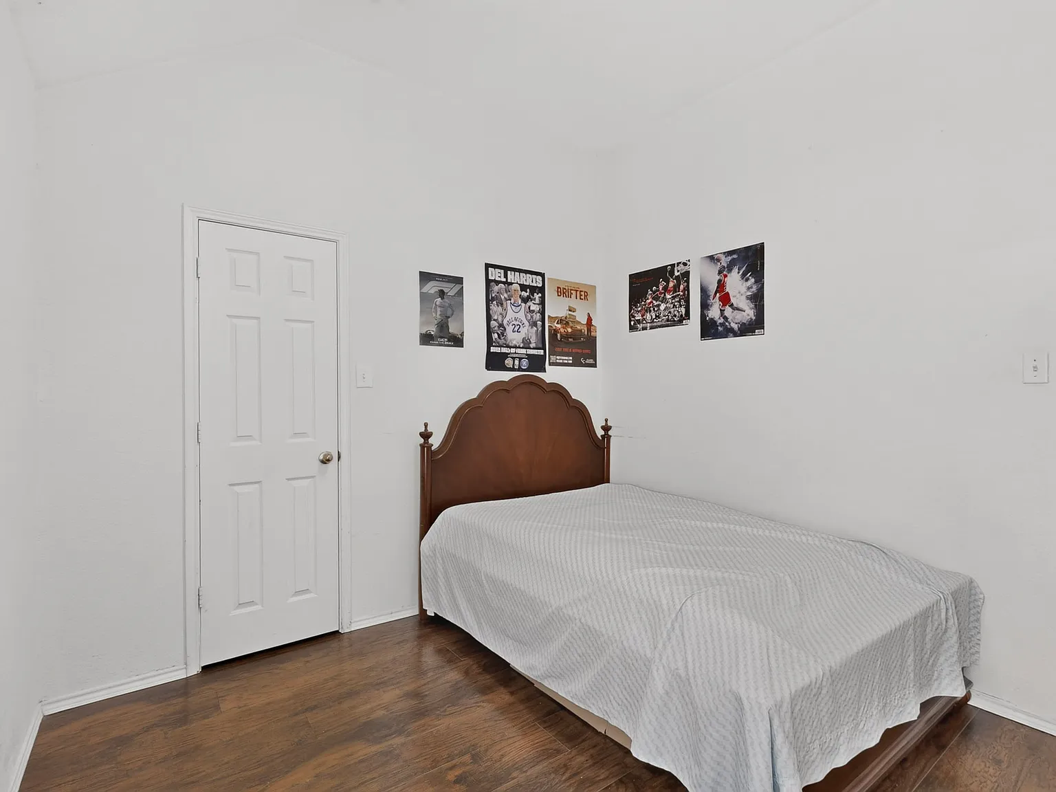 4 bed, 2094 sqft, $2,295 — Photo 3