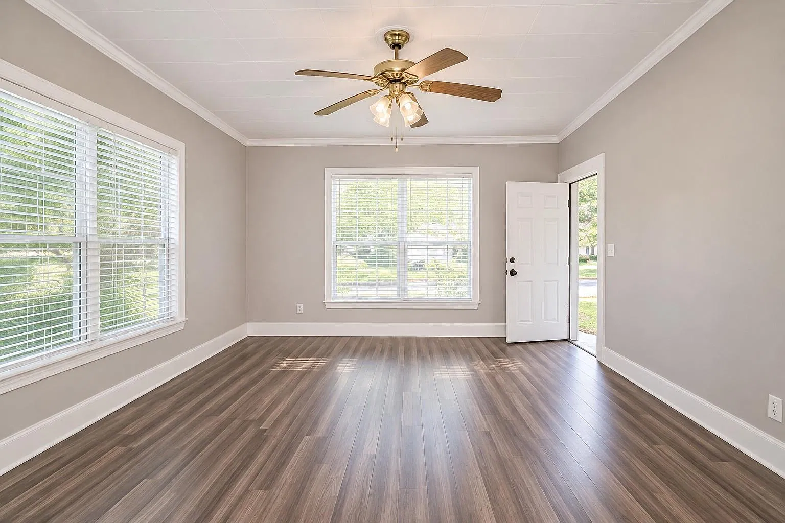 2 bed, 1.5 bath, 1120 sqft, $1,450 — Photo 2