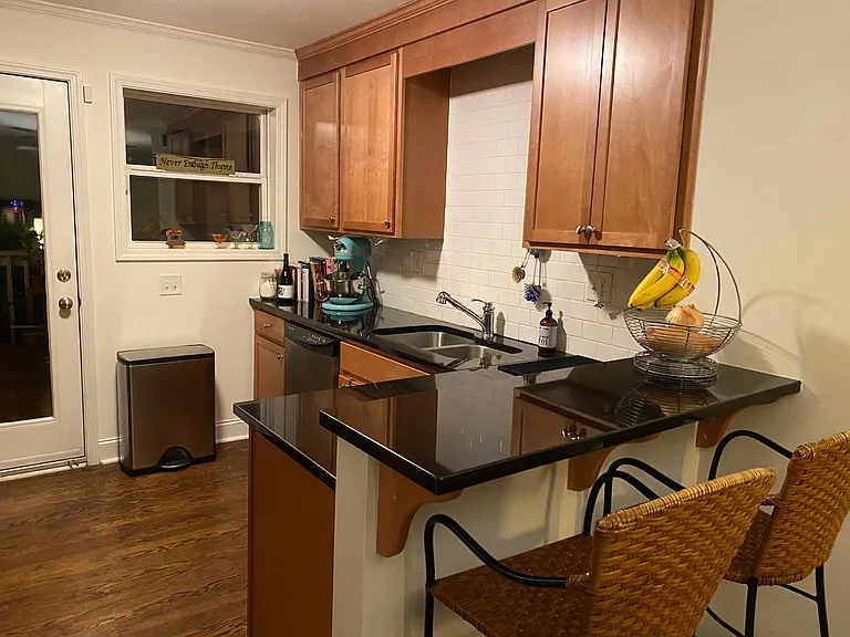 1067 Alta Ave NE #4 — Photo 8