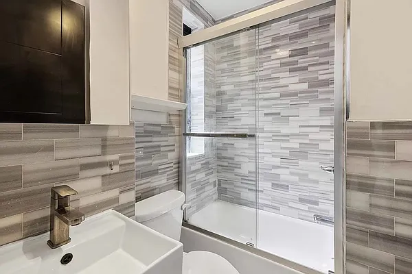 Rented by Vector New York, LLC | media 16